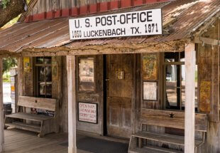 Luckenbach Texas song shack dance hall daniel-lloyd-blunk-fernandez unsplash